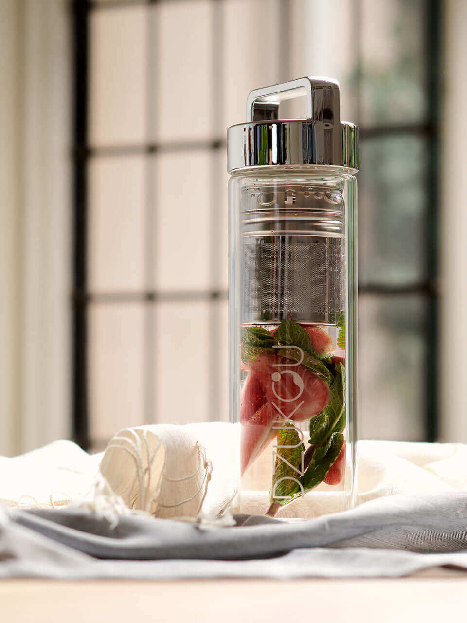 Dzukou Glass Infusion Bottle with Steel Infuser – 450 ml